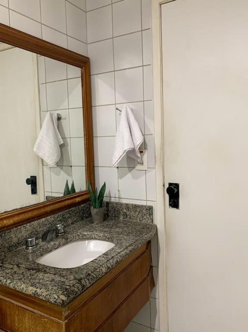 Apartamento Espacoso 2 Rooms, Ampla Varanda Perto Do Mar